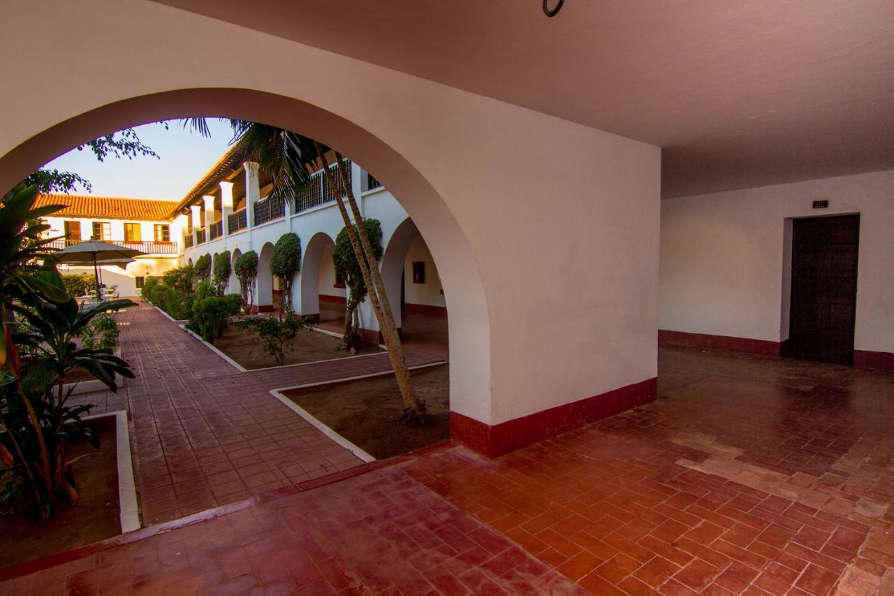 Hotel Playa De Cortes Guaymas Bagian luar foto